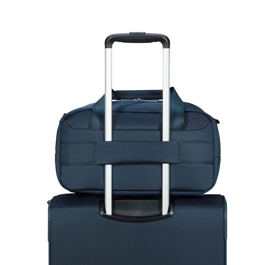 Samsonite Urbify Sac Sport 16 po in the color Bleu Marine. image number 7